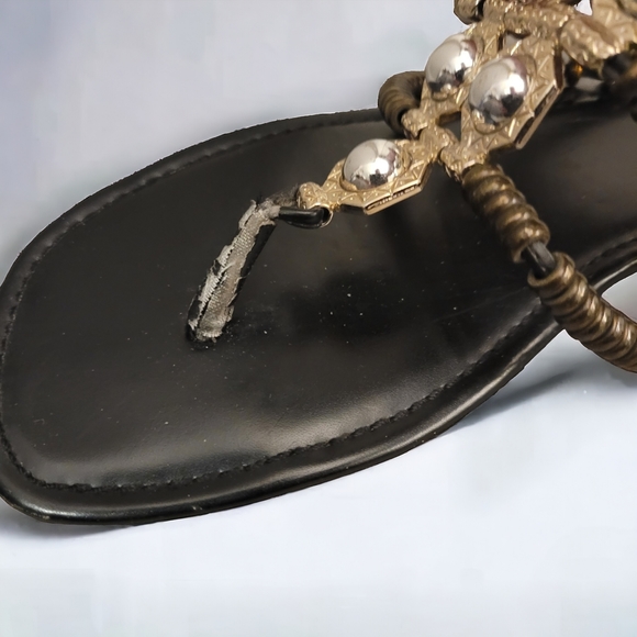 Jessica Simpson sandals thong style with metal embellishments - Picture 9 of 12